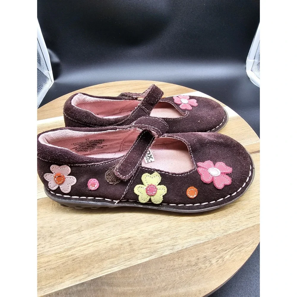 Genuine Kids By Oshkosh Mary Janes Brown Suede With‎ Cute Flowers Kids Size 12
